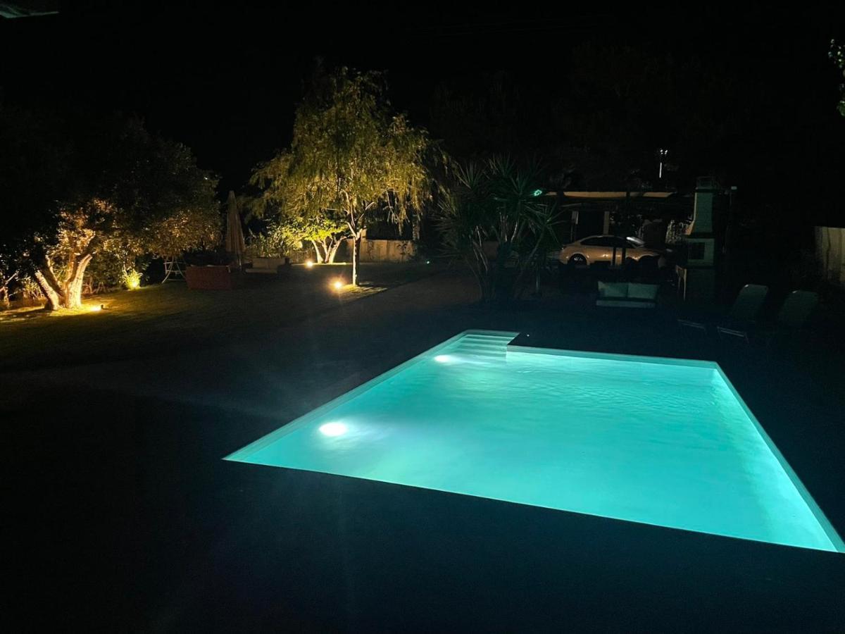 Vila Kalimera Private Pool เนอาโปติไดอา ภายนอก รูปภาพ